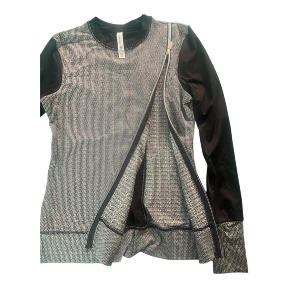 Stylish Black and Gray Women's Running Top - Picture 4 of 6